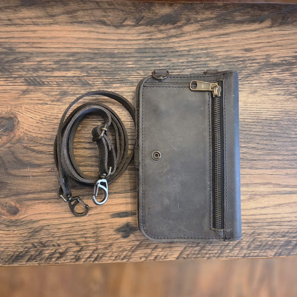 Love41 Leather Wallet/phone Crossbody - Picture 4 of 4